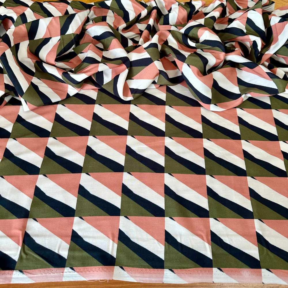 Tecido Estampado 100% Viscose - Padrões Geométricos