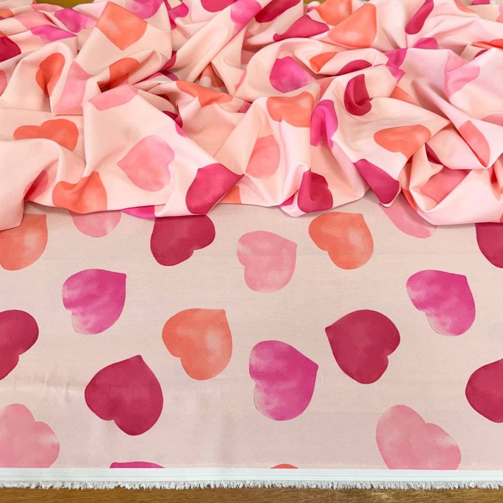Tecido Estampado Viscoseda Corações Delicados Rosas - Atacado