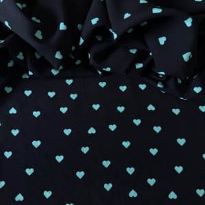 Tecido Estampado 100% Viscose - Corações Love Preto e Ciano LIVE