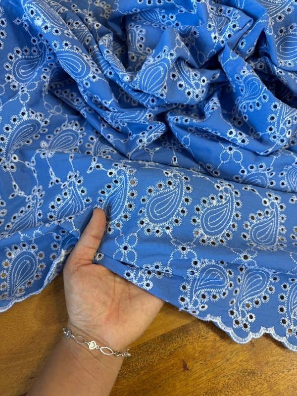 Tecido Laise Bordada Bi Color Caxemir Azul Bebe - LIVE