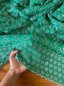 Tecido Laise Bordada Bi Color Verde - LIVE