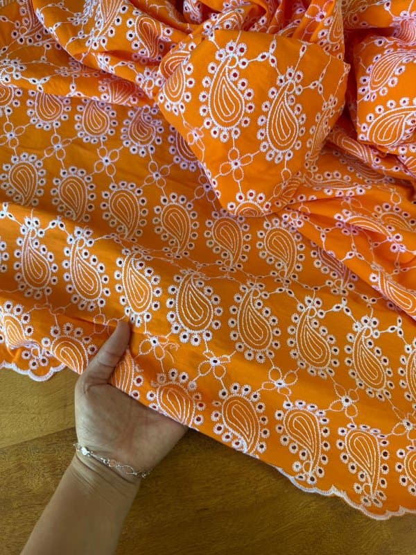 Tecido Laise Bordada Bi Color Caxemir Laranja - LIVE 