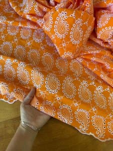 Tecido Laise Bordada Bi Color Caxemir Laranja - LIVE 