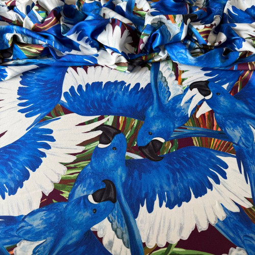 Tecido Estampado Crepe Elise - Araras Azuis Tropical