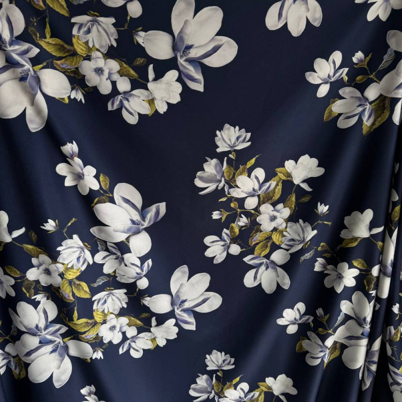 Tecido Estampado Crepe Elise - Floral Azul Marinho
