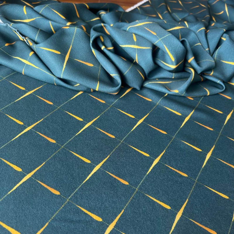 Tecido Estampado Crepe Elise - Verde Detalhes Dourados