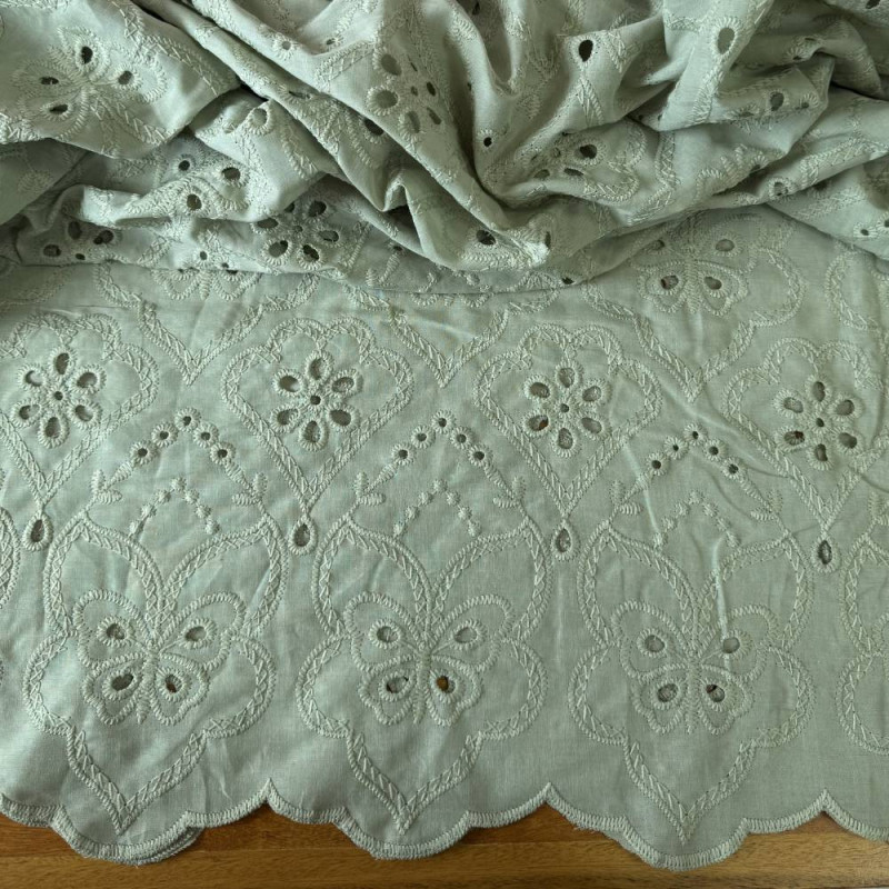 Tecido Lese de Algodão Bordado - Borboletas Verde Erva Doce