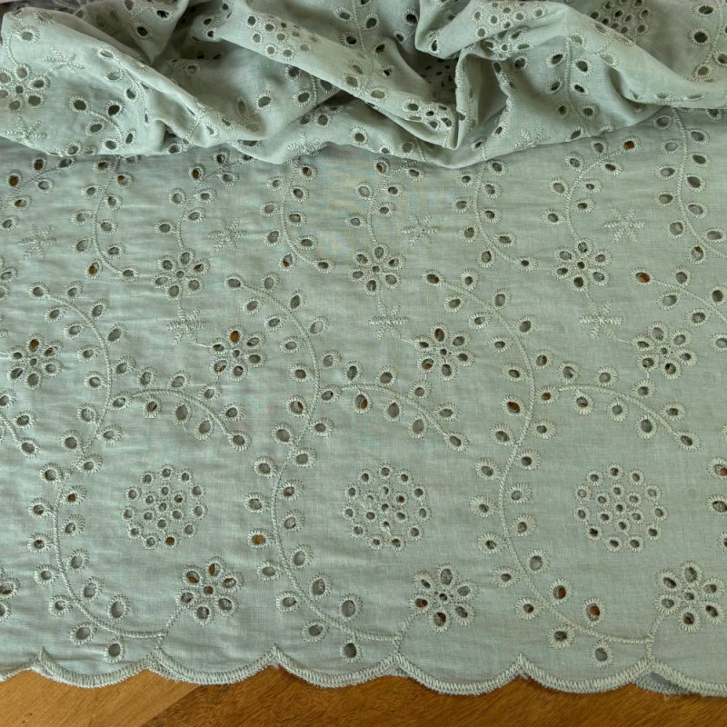 Tecido Lese de Algodão Bordado - Verde Erva Doce