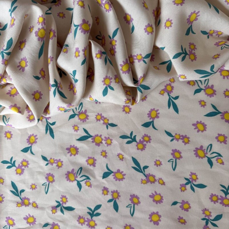 Tecido Estampado 100% Viscose - Floral Lily Rosa e Off Tecido Estampado 100% Viscose - Floral Lily Rosa e Off