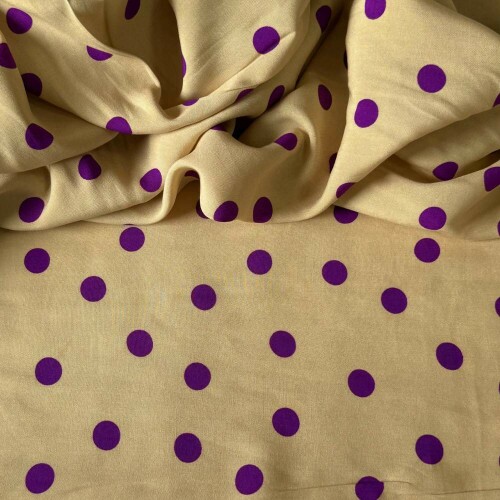 Tecido Estampado 100% Viscose - POÁ Manteiga e Roxo Tecido Estampado 100% Viscose - POÁ Manteiga e Roxo