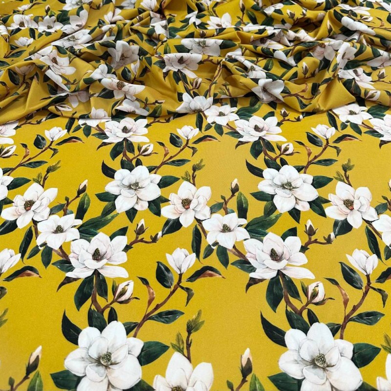 Tecido Estampado Viscoseda floral amarelo mostarda 