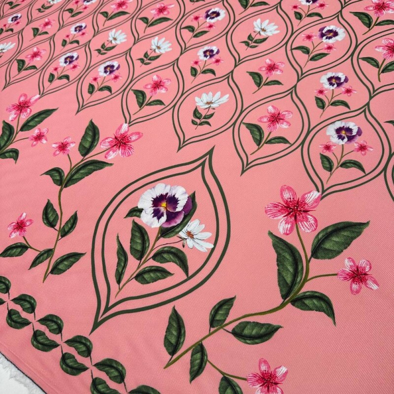 Tecido Estampado Crepe Evolve barrado de flores 2