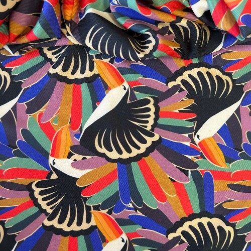 Tecido Estampado Crepe Evolve Tucanos Coloridos - Atacado