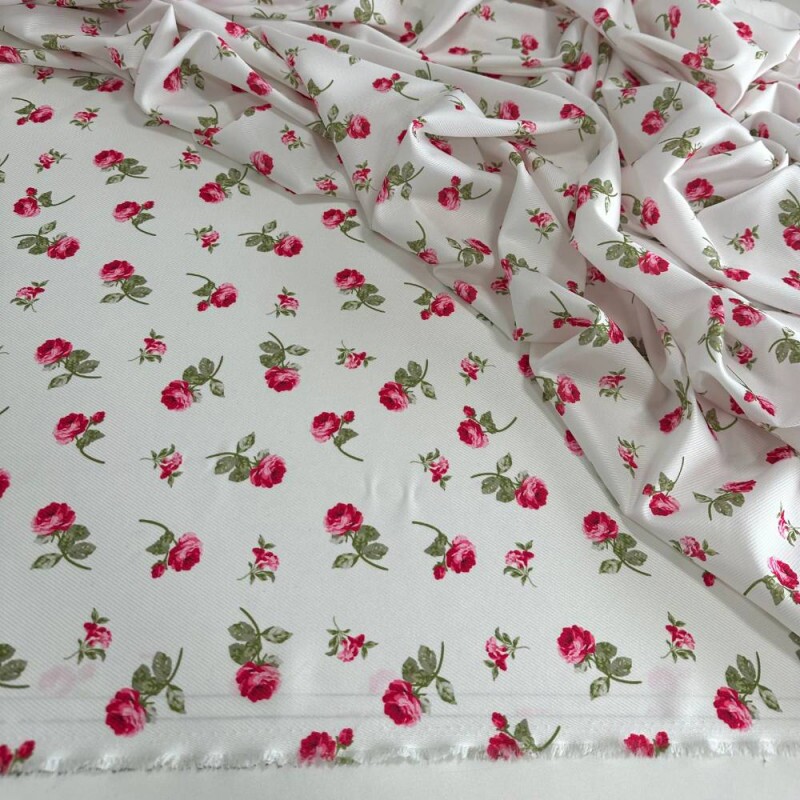 Tecido Estampado Crepe Evolve rosas pequenas