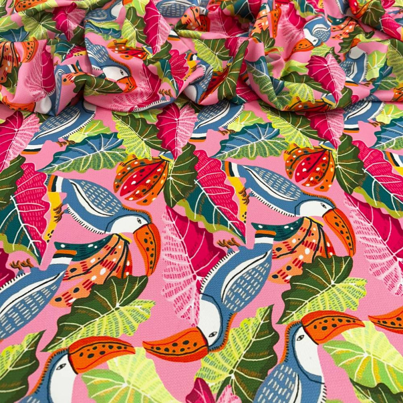 Tecido Estampado Crepe Evolve tucanos e folhagem rosa - Atacado