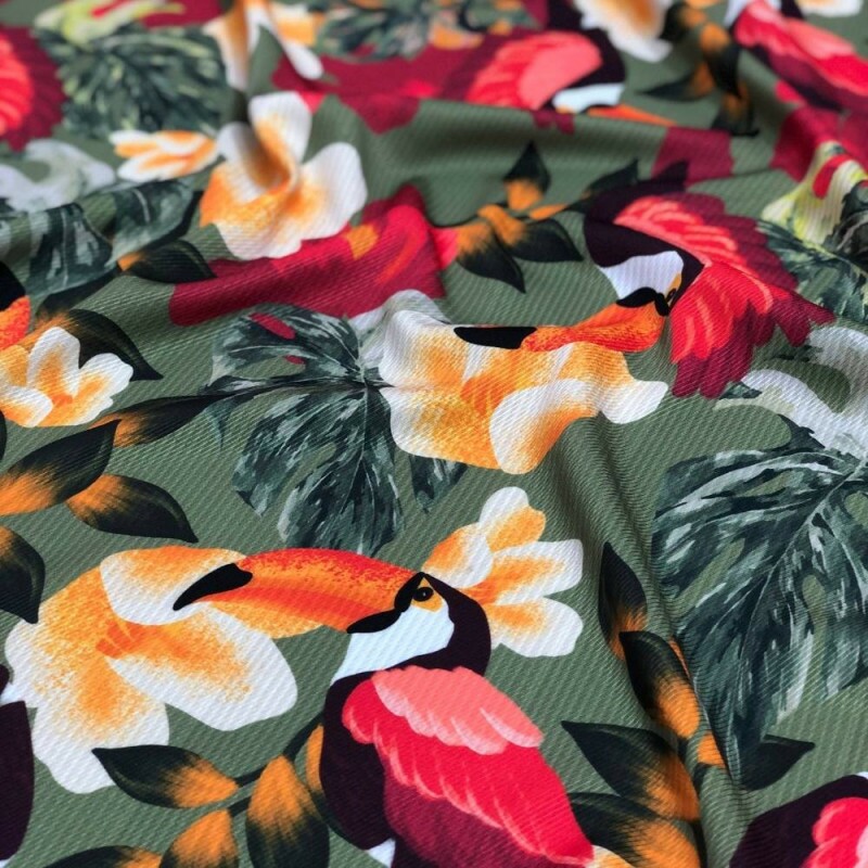 Tecido Estampado Crepe Evolve flores e tucanos